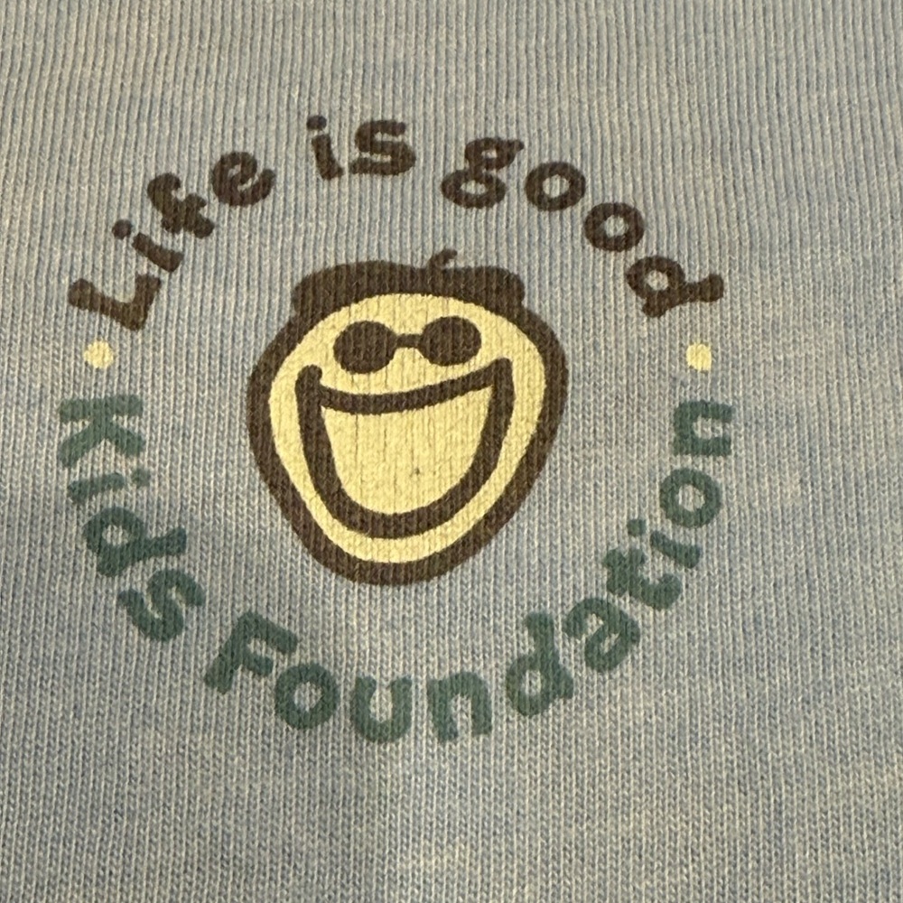 Life is Good size medium light blue short sleeve t-shirt - Picture 7 of 7